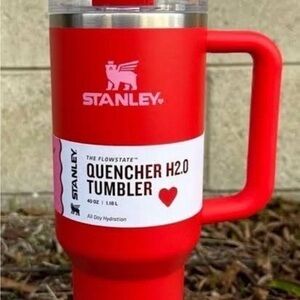 NEW!  Stanley Vibrant Red Quencher H2.0 Tumbler.